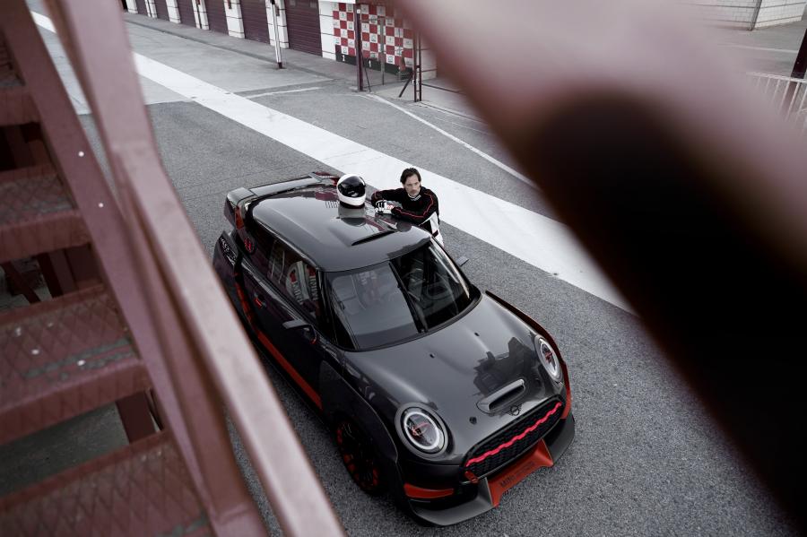  Mini John Cooper Works GP Concept (F56) 2017 года  (фото 10 из 63)